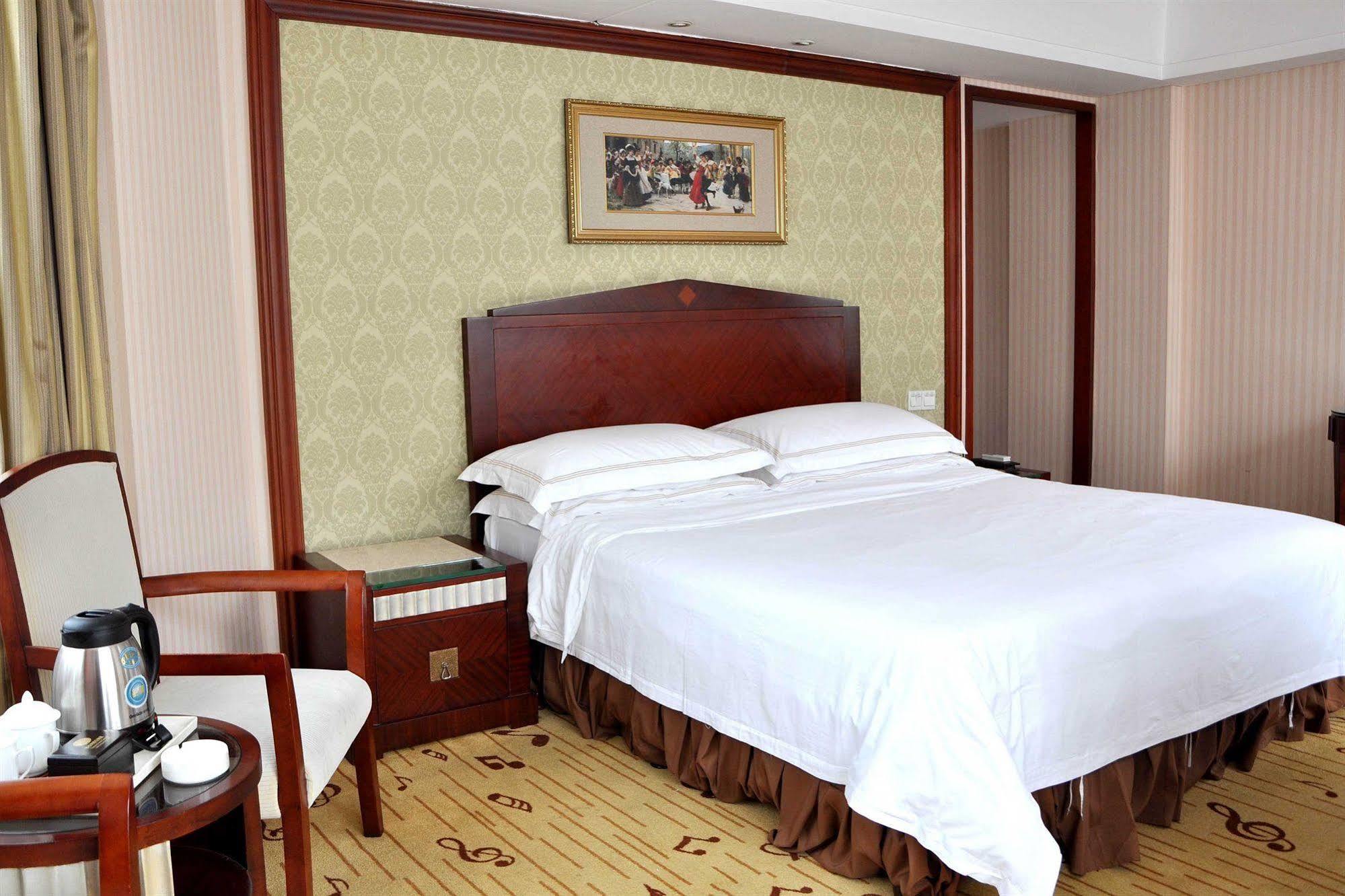 Vienna Hotel Guangzhou Exteriör bild