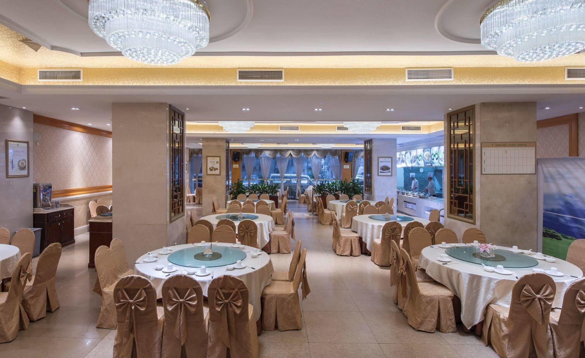 Vienna Hotel Guangzhou Exteriör bild